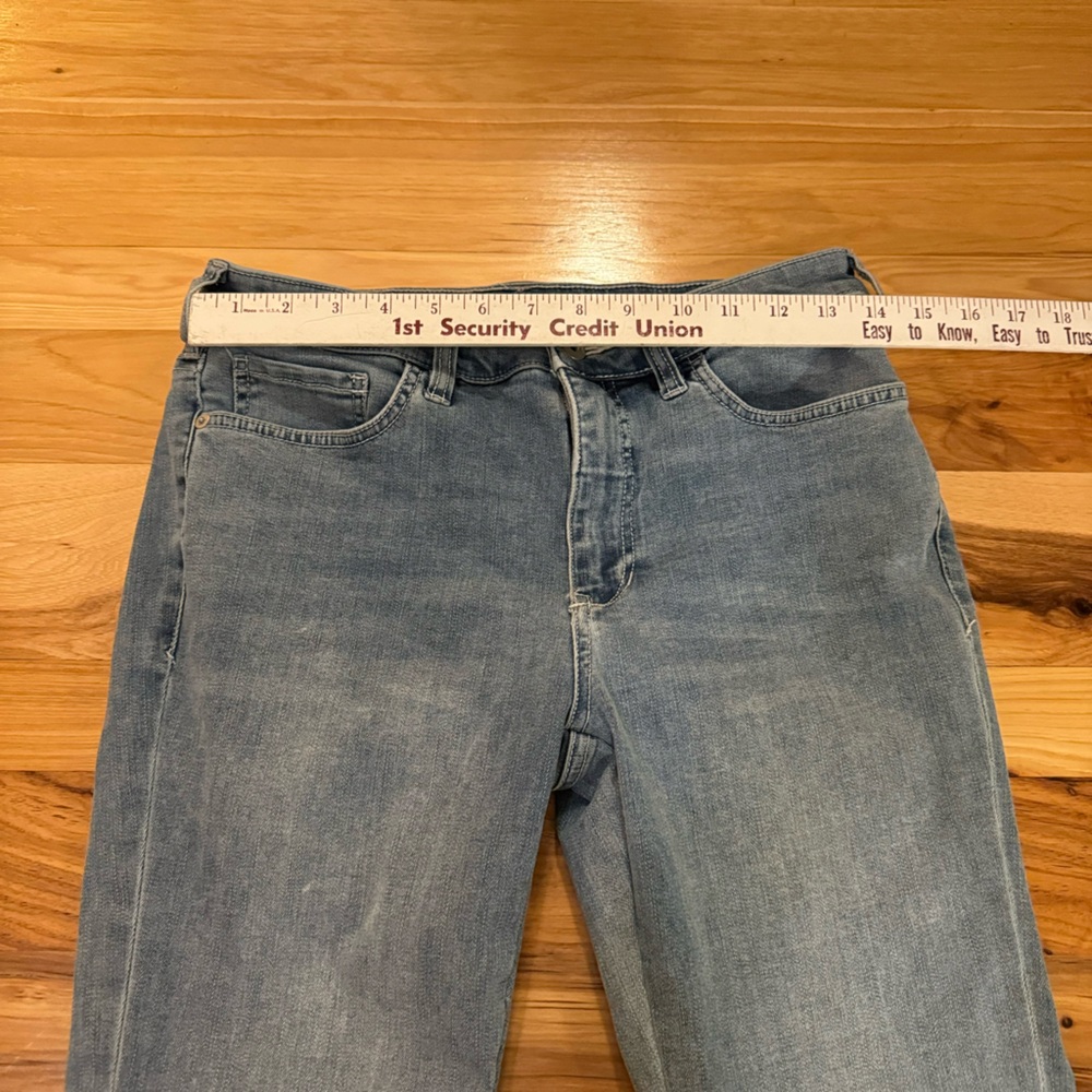 Anthropologie Light Wash Embroidered Cropped Jeans - Picture 8 of 10